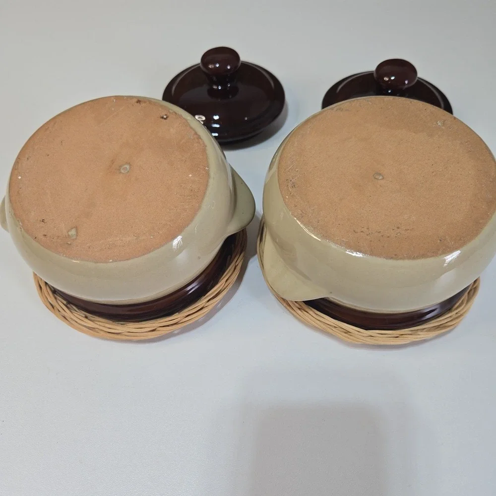 2 Vtg Stoneware Crocks French Onion Soup Bowls & Lids Brown Tan Beans USA Mats
